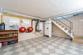 Sklepní prostory domu - Prodej domu 172 m², Krakovany