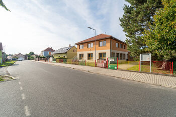 Mateřská škola - Prodej domu 172 m², Krakovany