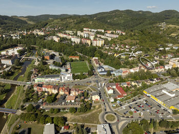 pěšky nákupní centrum, cyklostezka i poliklinika - Prodej domu 110 m², Vsetín