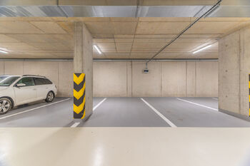 Garážové stání v podzemí - Pronájem bytu 2+kk v osobním vlastnictví 51 m², Praha 5 - Hlubočepy
