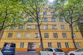 Pohled na dům - Prodej bytu 3+kk v osobním vlastnictví 77 m², Praha 3 - Žižkov