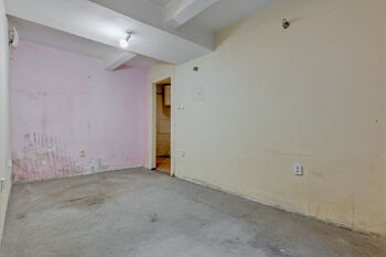 Místnost 15,7 m2 - Prodej bytu 3+kk v osobním vlastnictví 77 m², Praha 3 - Žižkov