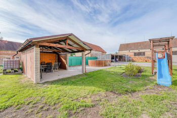 Prodej domu 220 m², Pernarec