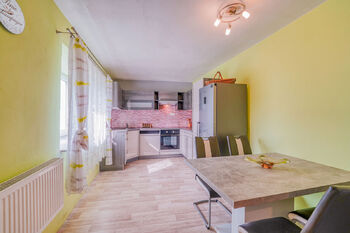 Prodej domu 220 m², Pernarec
