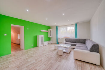 Prodej domu 220 m², Pernarec