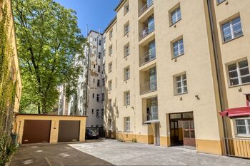Vnitroblok - Prodej kancelářských prostor 77 m², Praha 3 - Žižkov