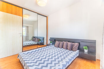 Ložnice - Prodej bytu 2+kk v osobním vlastnictví 43 m², Dobřichovice