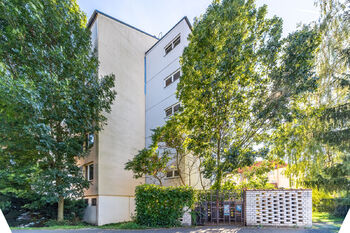 Pohled na dům - Prodej bytu 2+kk v osobním vlastnictví 43 m², Dobřichovice