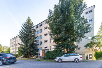 Pohled na dům - Prodej bytu 2+kk v osobním vlastnictví 43 m², Dobřichovice