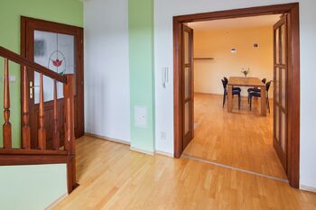 Pronájem domu 100 m², Hostivice