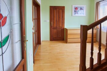 Pronájem domu 100 m², Hostivice