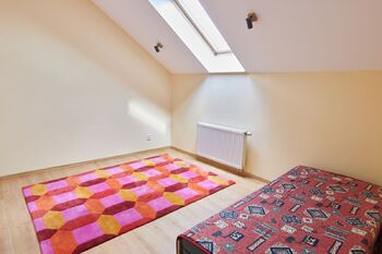 Pronájem domu 100 m², Hostivice