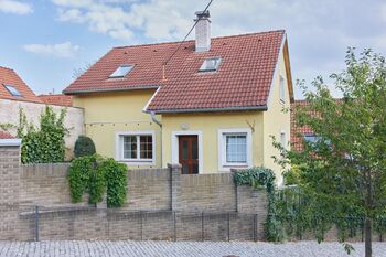 Pronájem domu 100 m², Hostivice