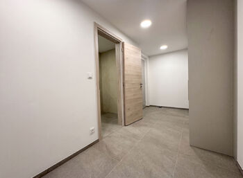 Pronájem bytu 1+kk v osobním vlastnictví 39 m², Praha 9 - Libeň