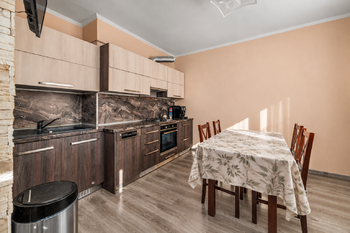 kuchyně s jídelním koutem - Prodej bytu 2+1 v osobním vlastnictví 54 m², České Budějovice