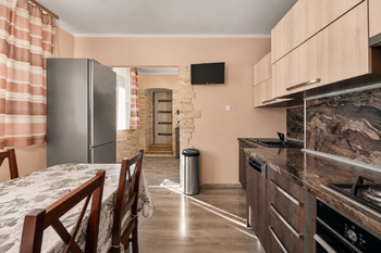 kuchyně s jídelním koutem - Prodej bytu 2+1 v osobním vlastnictví 54 m², České Budějovice