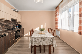kuchyně s jídelním koutem - Prodej bytu 2+1 v osobním vlastnictví 54 m², České Budějovice