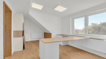 Prodej kancelářských prostor 410 m², Třebíč