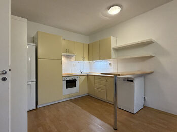 Pronájem bytu 2+kk v družstevním vlastnictví 43 m², Beroun