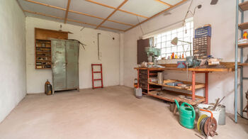 Samostatně stojící garáž - Prodej domu 90 m², Broumov