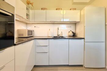 Prodej bytu 1+1 v osobním vlastnictví 53 m², Praha 6 - Ruzyně