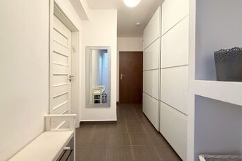 Prodej bytu 1+1 v osobním vlastnictví 53 m², Praha 6 - Ruzyně