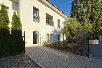Prodej bytu 1+1 v osobním vlastnictví 53 m², Praha 6 - Ruzyně