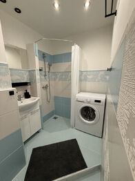 Koupelna s wc - Pronájem bytu 2+1 v osobním vlastnictví 49 m², Příbram