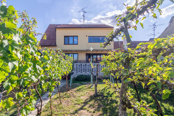 Prodej domu 225 m², Tvrdonice
