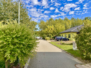 Příjezdová cesta - Prodej pozemku 1072 m², Rousínov
