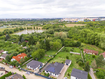 Prodej pozemku 1033 m², Praha 9 - Horní Počernice