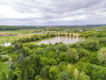Prodej pozemku 1033 m², Praha 9 - Horní Počernice