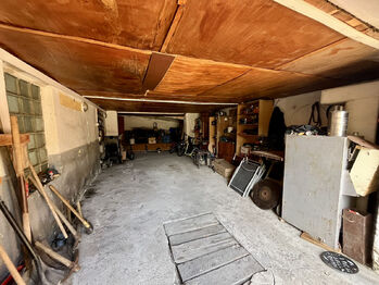 Garáž - Prodej domu 200 m², Valašská Bystřice