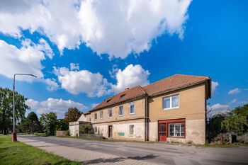 Prodej domu 240 m², Bezno