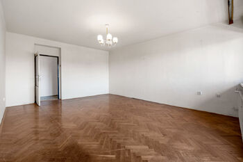 Obývací pokoj  - Prodej bytu 3+1 v osobním vlastnictví 87 m², Praha 10 - Strašnice