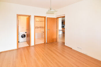 Pronájem bytu 2+kk v osobním vlastnictví 57 m², Praha 4 - Modřany