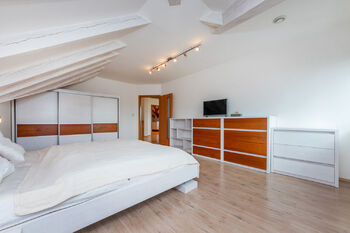 Prodej domu 300 m², Praha 5 - Řeporyje