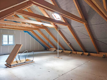 Prostorná půda.  - Prodej domu 100 m², Vlastislav
