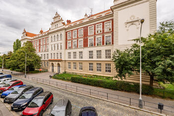 Pronájem bytu 2+1 v osobním vlastnictví 86 m², Praha 7 - Holešovice
