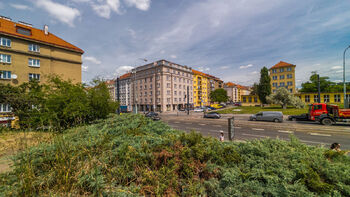 14. Pohled na dům - Prodej bytu 2+kk v osobním vlastnictví 38 m², Praha 3 - Žižkov