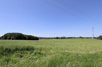 Prodej pozemku 800 m², Hukvaldy