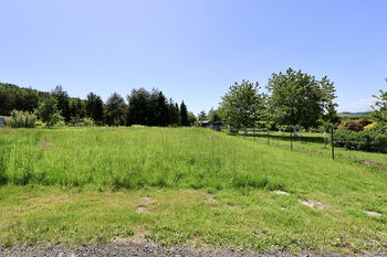 Prodej pozemku 800 m², Hukvaldy