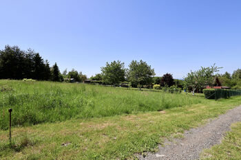 Prodej pozemku 800 m², Hukvaldy