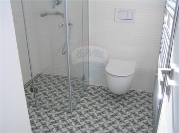 koupelna + wc - Pronájem bytu 3+kk v osobním vlastnictví 97 m², Praha 4 - Krč