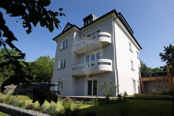 pohled na dům ze zahrady - Pronájem bytu 3+kk v osobním vlastnictví 97 m², Praha 4 - Krč