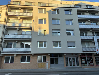 Pronájem bytu 3+1 v osobním vlastnictví 74 m², Znojmo
