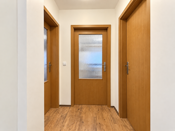 Předsíň - Prodej bytu 3+1 v osobním vlastnictví 55 m², Milovice