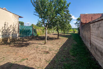 Prodej pozemku 1623 m², Tvrdonice