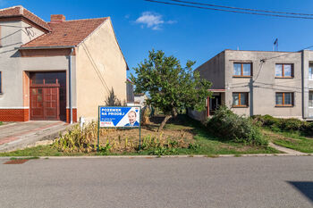 Prodej pozemku 1623 m², Tvrdonice