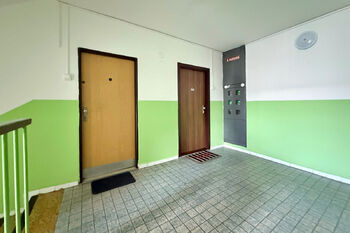 vstup do bytu - Prodej bytu 3+1 v osobním vlastnictví 68 m², Mladá Boleslav
